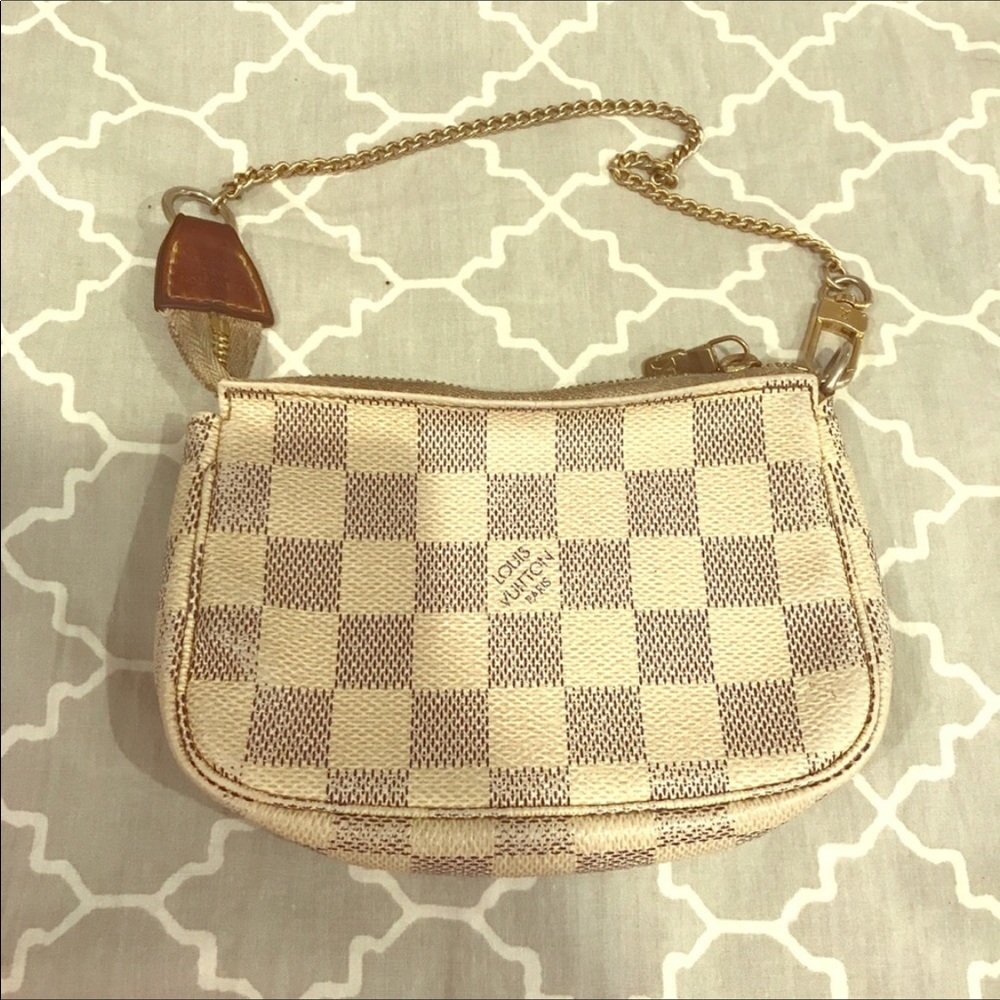 Repost Damier Azur Louis Vuitton